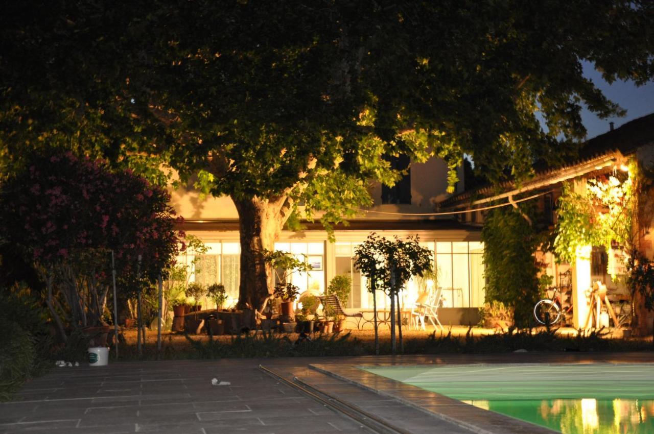 Entraigues-sur-la-Sorgue La Ferme De Tonton Jules Et Mame Julia B&B 외부 사진