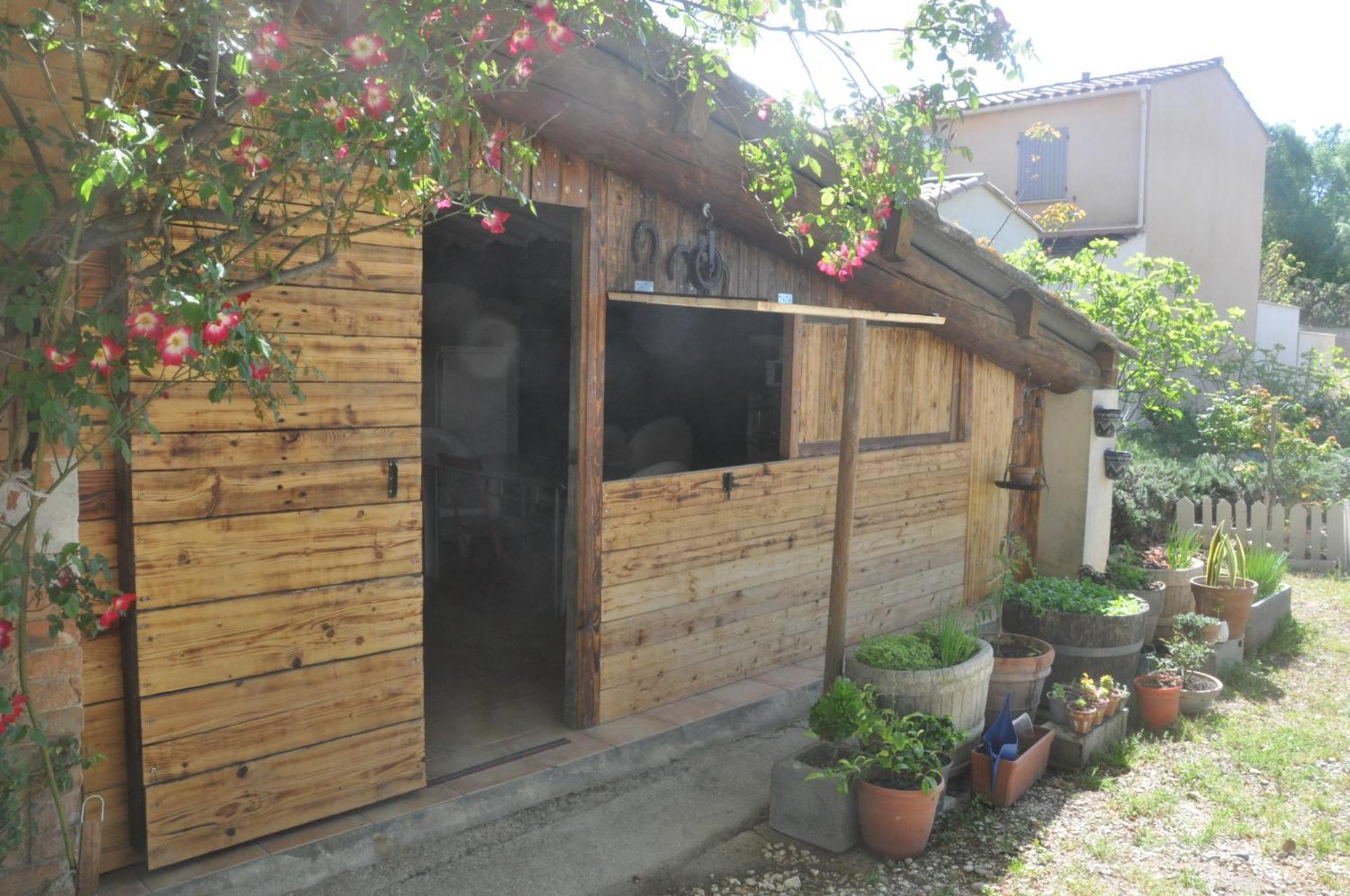Entraigues-sur-la-Sorgue La Ferme De Tonton Jules Et Mame Julia B&B 외부 사진